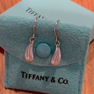 Gorgeous sterling silver Tiffany & Co. teardrops earrings. Barely worn!